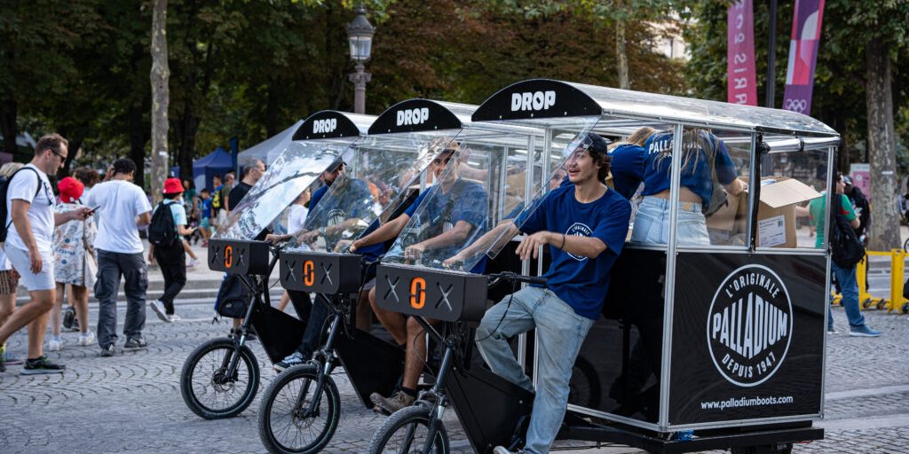 Vélos cargo Drop transportant des passagers en ville