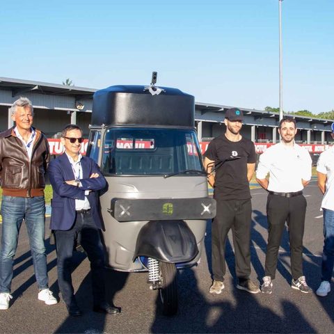 Tuk-Tuk à hydrogène de Systemics en piste au Mans