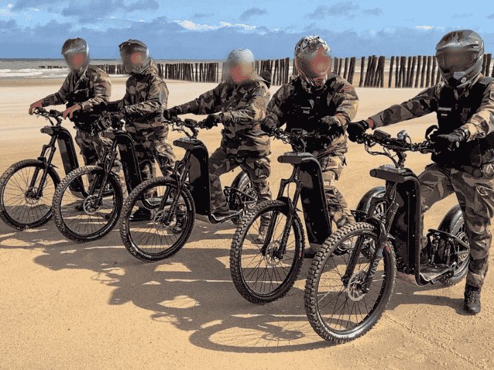 Trottinettes tout-terrain Zosh en convoi
